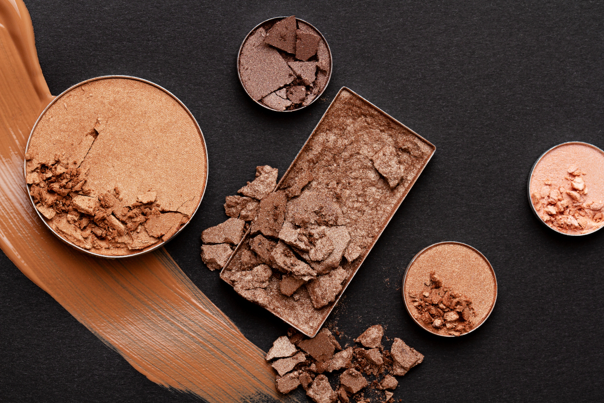 Crushed brown foundation